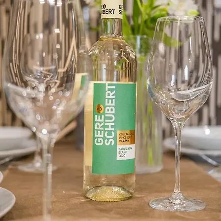 Myflat Club 218 Golden Wellness